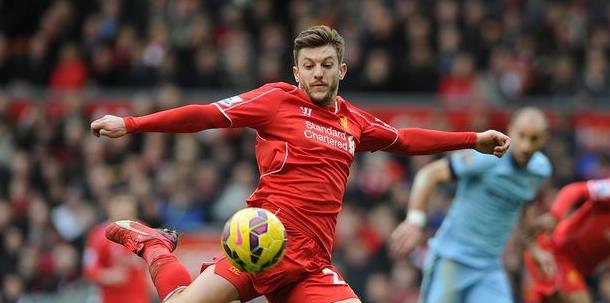 莱万正站在 莱万正站在