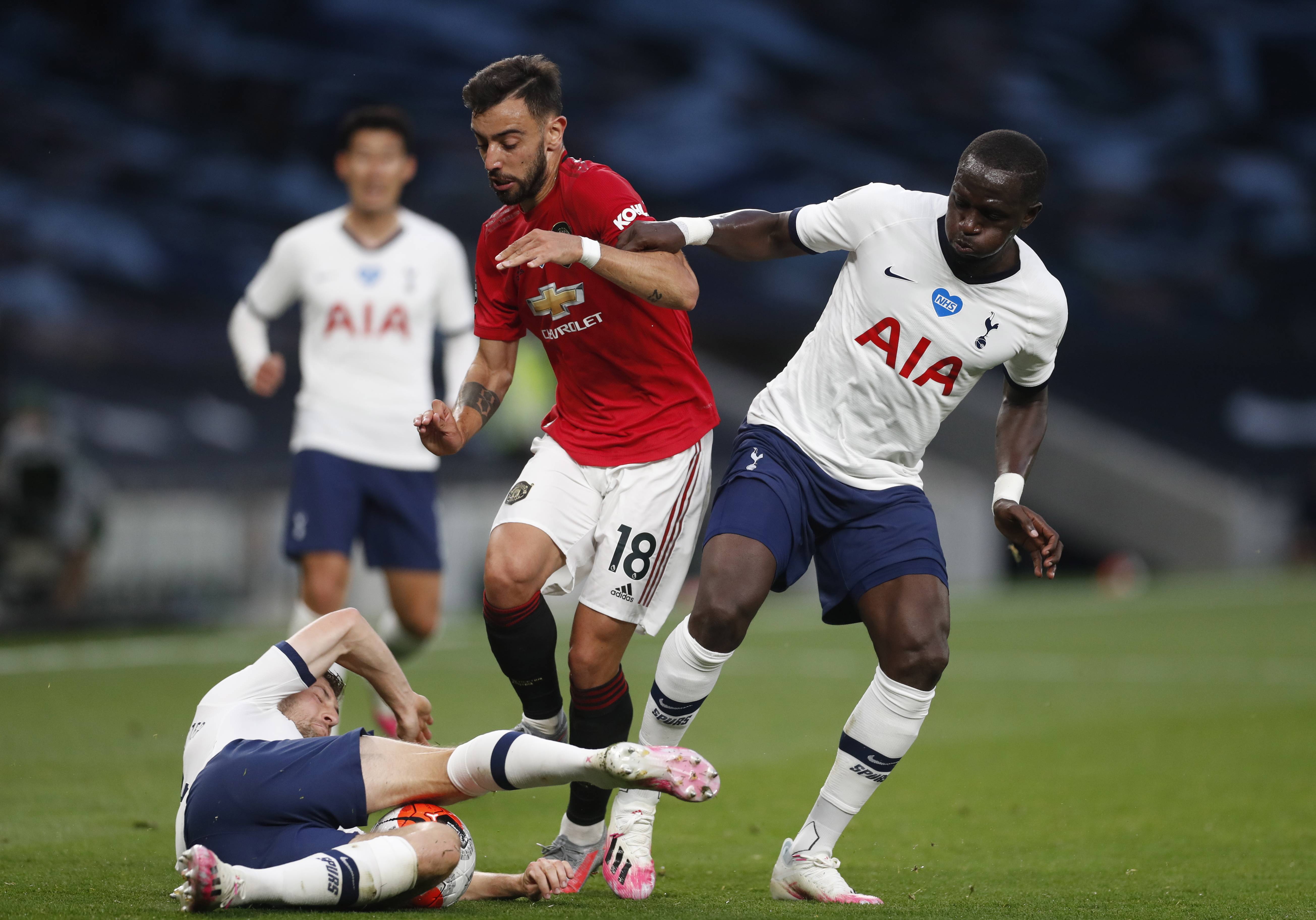 斯尼提供借 斯尼提供借